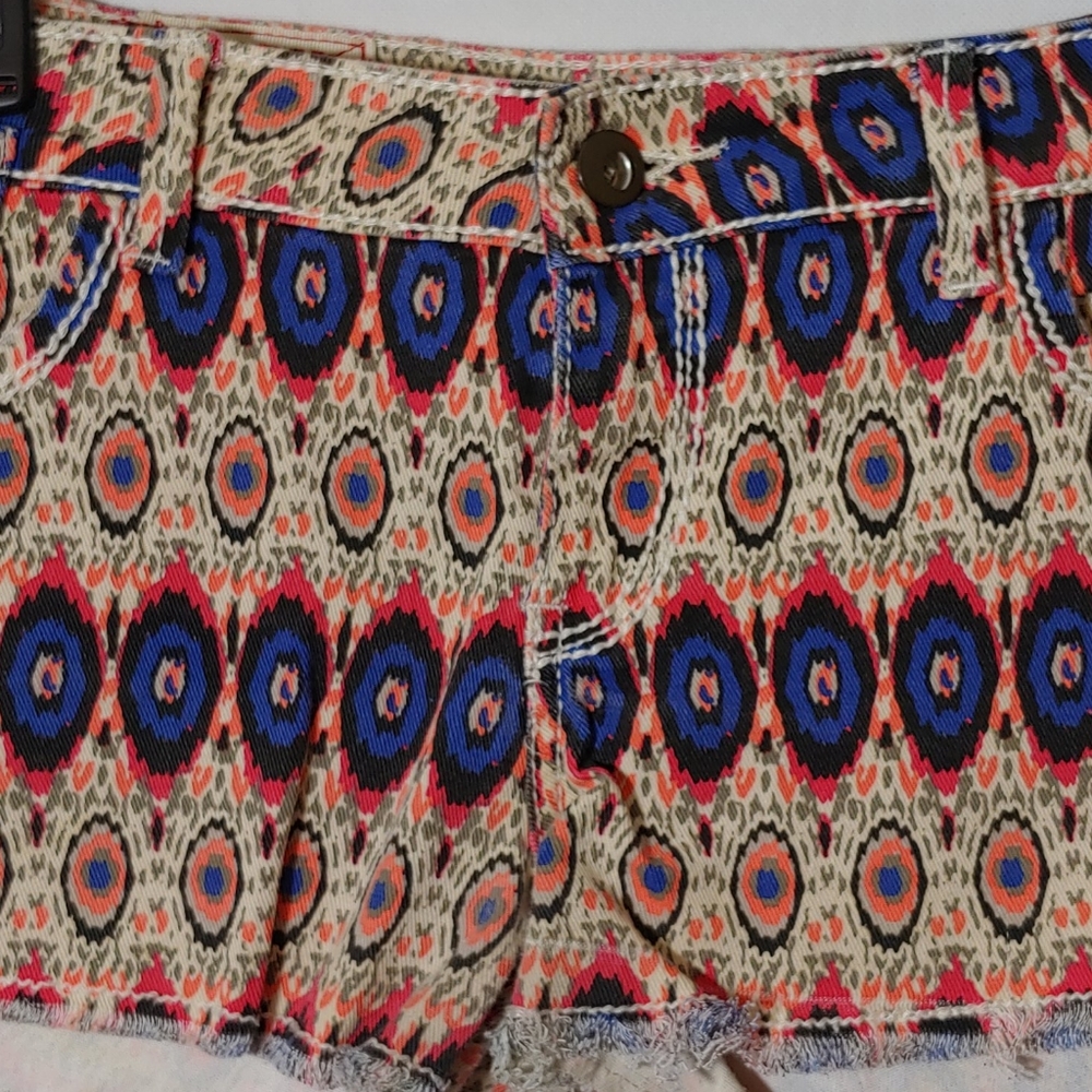 1st Kiss Printed Shorts Size 13 - Picture 2 of 7